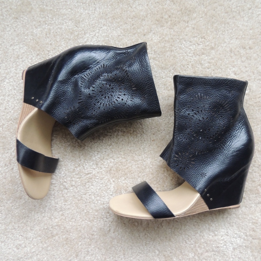 Koolaburra Wedge Sandal